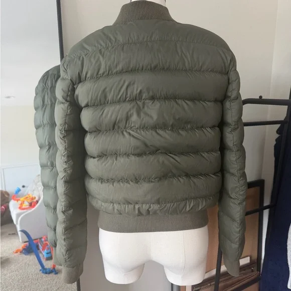 Tommy Hilfiger Olive Green Puffer Jacket - Picture 4 of 9